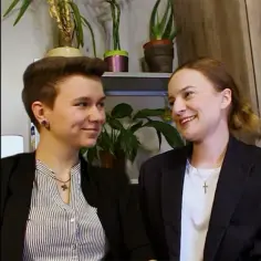 Spark książka o czym jest - tajemnice, przyjaźń i miłość w historii